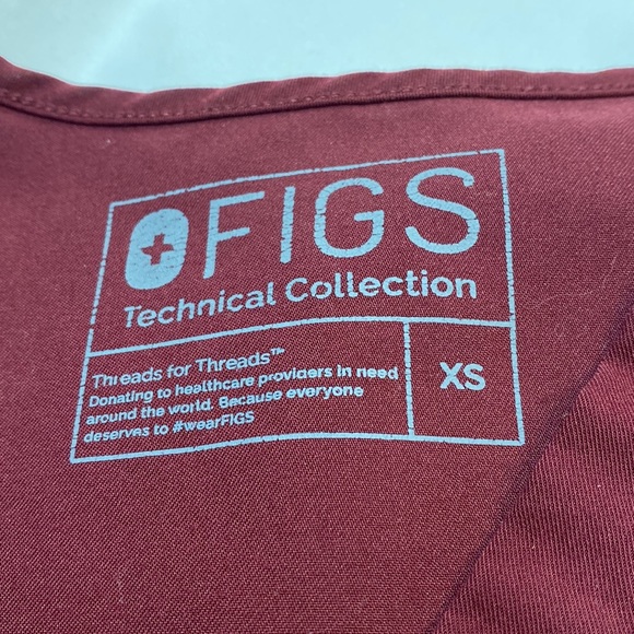 Figs Scrub Top XS maroon - Picture 2 of 14